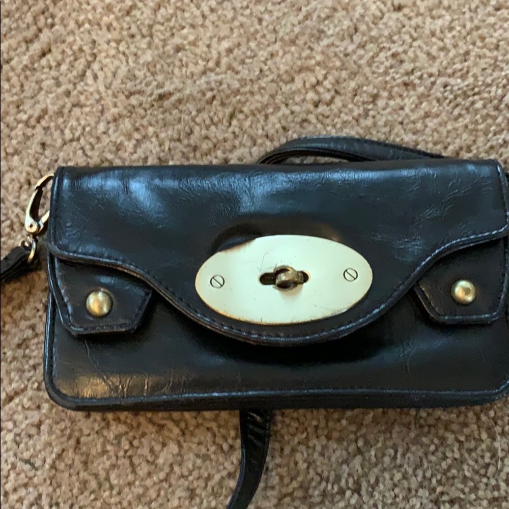 Adjustable cross body purse